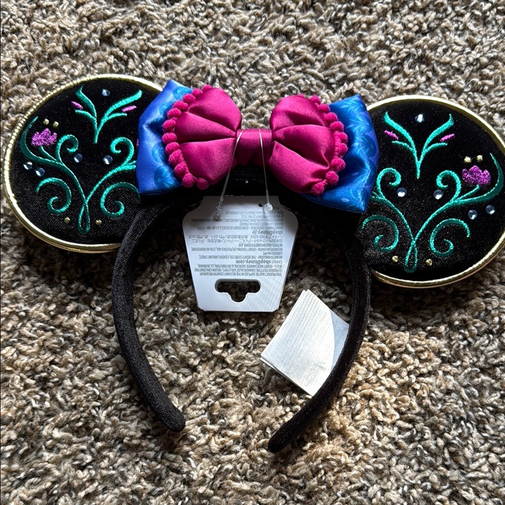 NWT Disneyland Ears - Anna
